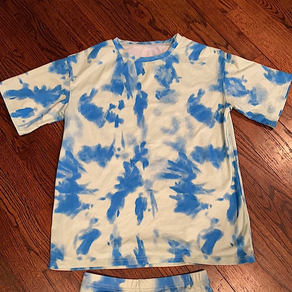 NWOT Tie Dye Top and Shorts/Sleepwear - Picture 5 of 9